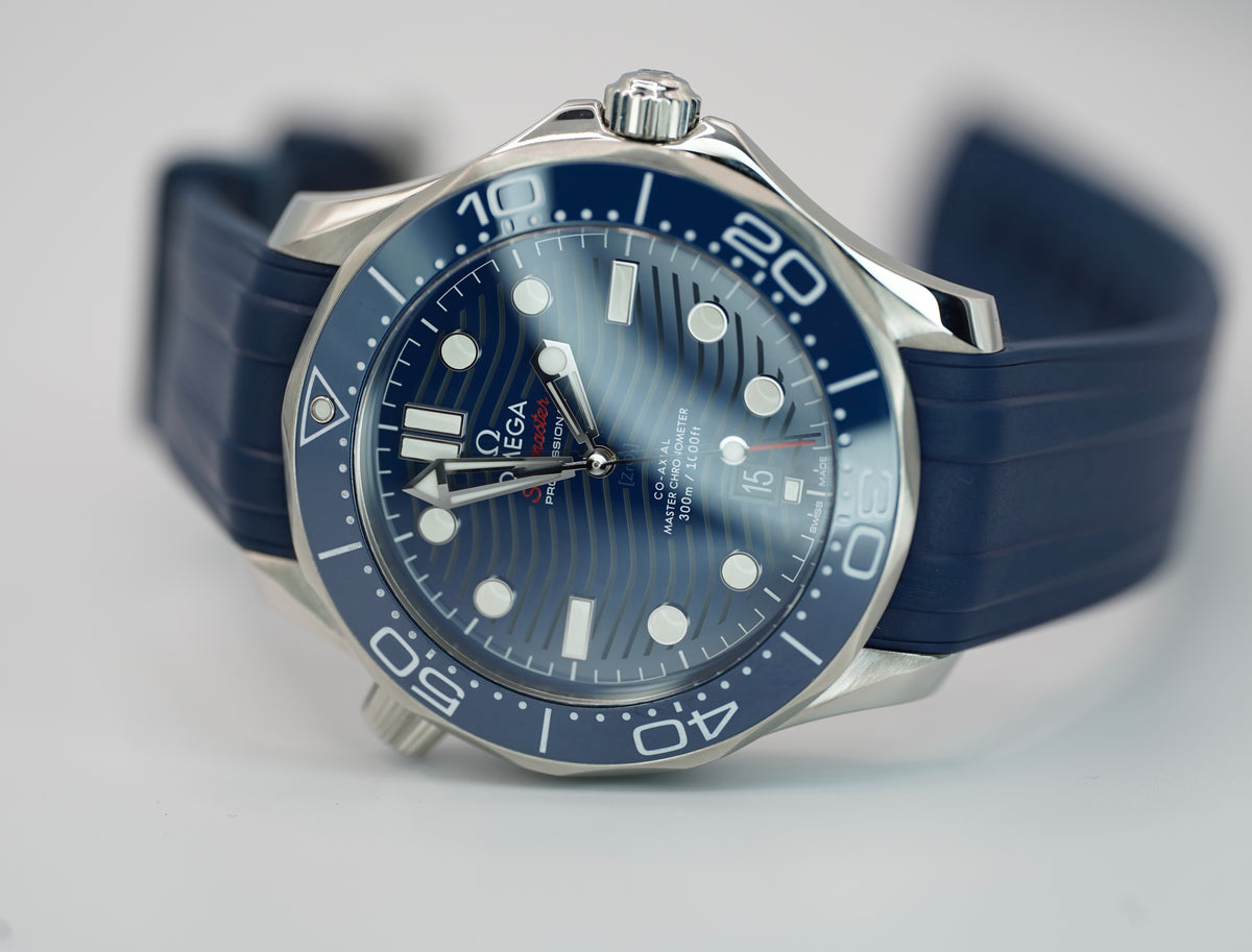 Omega Seamaster Diver 300M Co-Axial Master Chronometer Blue Dial on Rubber Strap 210.32.42.20.03.001